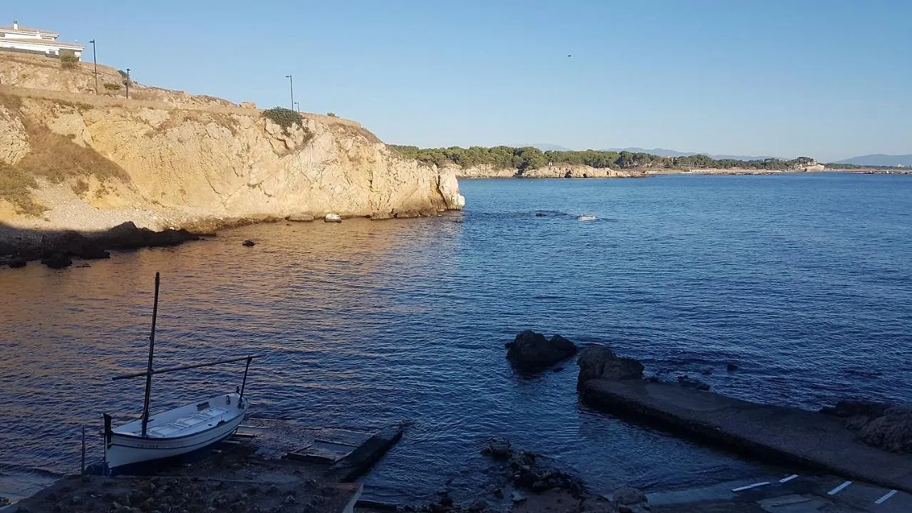 ***  L' Escala Aparthotel El Cargol إسبانيا